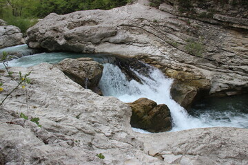 Poster - Rapide sul fiume