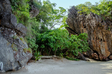 Discovery of Phang Nga Bay by canoe kayak or long-tail boat