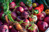 Fototapeta Fototapety do kuchni - warzywa i owoce ze zbiorów z własnego ogrodu, w skrzynce