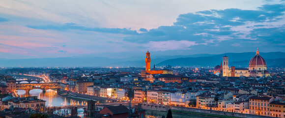 Wall Mural - View of Florence after sunset from Piazzale Michelangelo, Florence, Italy