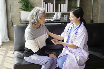 Wall Mural -  consulting female patient about pills and discussing health treatment sitting in the office at the desk. Medicine and health care concept. Doctor prescribing medicine to patient in the office.