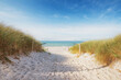 canvas print picture - Sandweg mit Blick auf die Ostsee