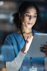 Aufkleber - Medical tablet, nurse and black woman in hospital working late on telehealth, research or online consultation. Tech, healthcare or female physician with technology for wellness app in clinic at night