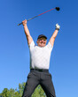 © ARochau - Enthusiastische Freude eines Golfspielers nach einem gelungenen Abschlag mit dem Driver