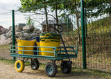 Fototapeta  - Wózek ogrodniczy transportowy