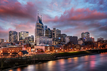 Fototapete - Sunset skyline view of Nashville Tennessee along the river