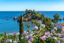 View Of Isola Bella And Beach On Sunny Day, Mazzaro, Taormina, Sicily, Italy, Mediterranean, Europe