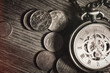Alte Taschenuhr - Zeit - Retro - Konzept - Vintage pocket watch - Time and Money concept