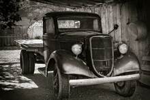 American Vintage Truck Year 1930, On A Barn Of Utah, USA - Black And White Picture