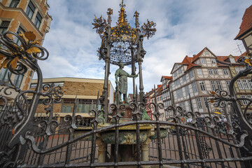 Poster - Holzmarkt fountain (Oscar Winter Fountain) at Holzmarkt Square - Hanover, Lower Saxony, Germany