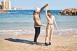 © Krakenimages.com - Mand and woman couple dancing at seaside