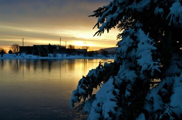 Canvas Print - morning dawn on the lake