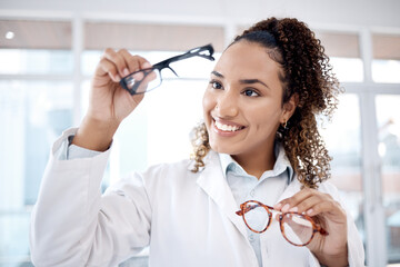 Canvas Print - Eye care, vision and black woman, glasses choice and optometrist, healthcare for eyes with doctor and smile. Prescription lens, designer frame and eyewear decision, health insurance and optometry