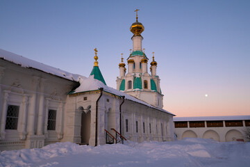 Wall Mural - Ancient Church of the Savior Not Made by Hands in January twilight. Vvedensky Tolgsky convent. Yaroslavl, Golden Ring of Russia