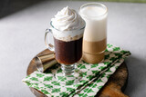 Fototapeta Kawa jest smaczna - Irish coffee and irish cream latte for St Patricks day