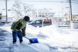 © 健二 中村 - 雪かきをする女性　shoveling snow
