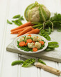© Foodlovers - Mixed spring vegetables with peas, carrots and cauliflower