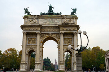 Fototapete - Arco della Pace and Castello Sforzesco in Milan, Italy