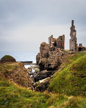 Castle Sinclair Girnigoe, Dating From The Late 15th Century, Sits Atop Cliffs On The North East Coast Of Scotland Close To The Town Of Wick 