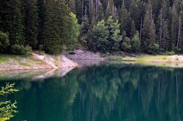 Wall Mural - natural lake on the mountain