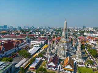 Fototapete - Aerial view Wat Arun Buddhist temple sunny day sightseeing city travel
