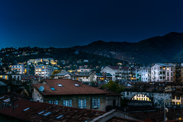 Wall Mural - Old city of Como at night, Italy