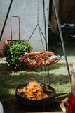 Fototapeta Zwierzęta - jedzenie na grillu