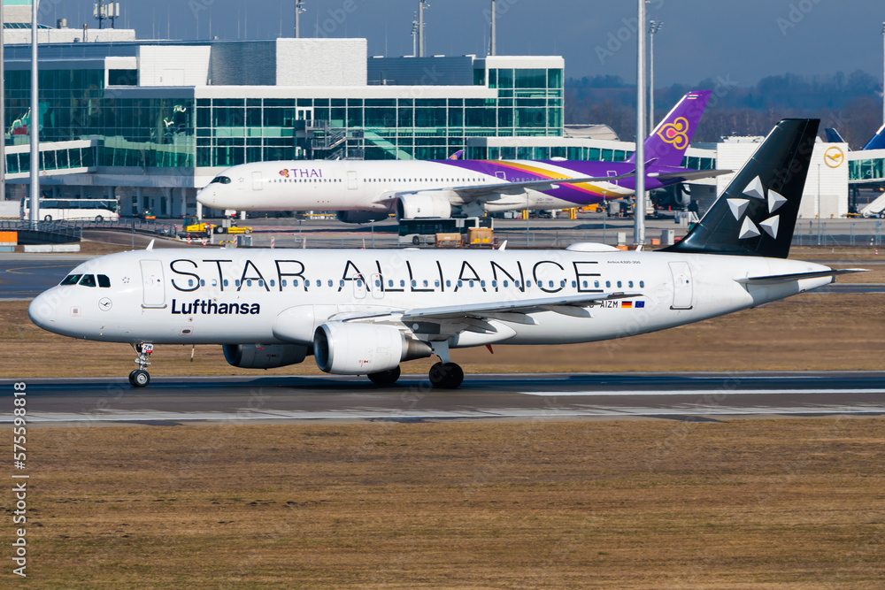 Modellino Aereo JC Wings Airbus A320 Lufthansa Star Alliance 1/200 Con Supporto