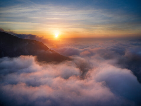 Fototapete - Beautiful sky over clouds at sunset time