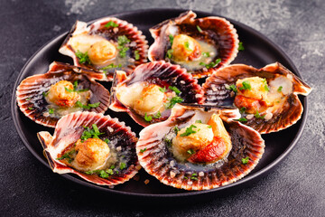 Wall Mural - Cooked scallops with parsley