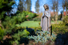Maria Statue Im Gebet
