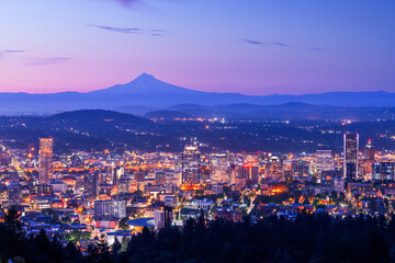 Fototapete - Portland, Oregon, USA Skyline with Mt. Hood in the Distance