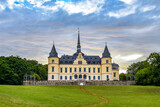 Fototapeta  - historisches Schloss Ralswiek aus dem 19. Jahrhundert auf der Insel Rügen / Mecklenburg-Vorpommern