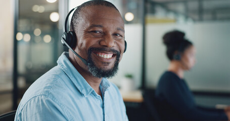 Aufkleber - Call center, customer support and face of black man at desk working on computer, online and telemarketing. Crm, contact us and portrait of consultant for friendly service, help and customer service