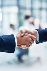 Aufkleber - I look forward to working together. Cropped shot of two unrecognizable businesspeople shaking hands in a corporate office.