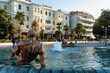 © Guido - Abano Montegrotto, Padova. Piscina con sculture bronzee davanti all'hotel Terme