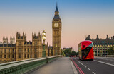 Fototapeta Londyn - Big Ben and the red bus in London