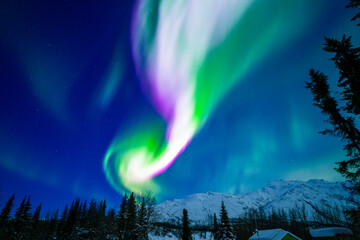 aurora in wisemen, alaska