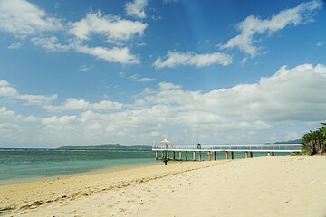 Wall Mural - beach with a pier