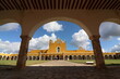 El Convento de San Antonio de Padua y sus arcos en Izamal Yucatán México
