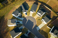 Aerial View Of Cul De Sac At Neighbourhood Road Dead End With Densely Built Homes In South Carolina Residential Area. Real Estate Development Of Family Houses And Infrastructure In American Suburbs