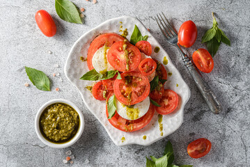 caprese salad with pesto sauce