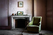 URBEX fauteuil et cheminée dans une maison abandonnée