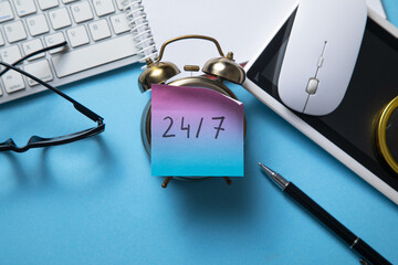 Canvas Print - 24/7 on sticky note with a business objects.