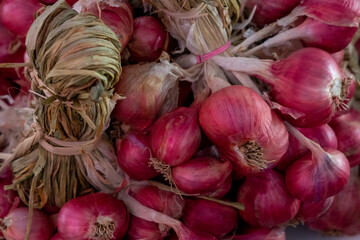 Wall Mural - shallots still life wood background onion bulb season herb vegetable ingredient