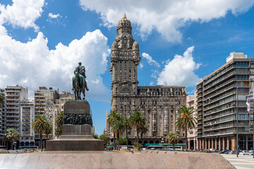 Wall Mural - Plaza de Armas in Montevideo, Uruguay