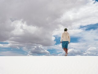 Canvas Print - person on the clouds