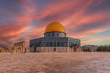 the dome of the rock just before sunrise
