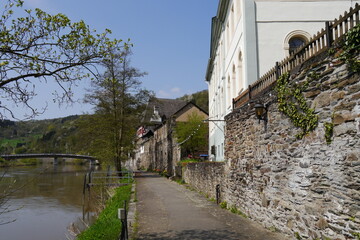 Wall Mural - Stadtmauer und Uferweg in Dausenau