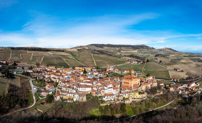 Canvas Print - view of the village of Barolo and the surrounding vineyards in the Italian Piedmont